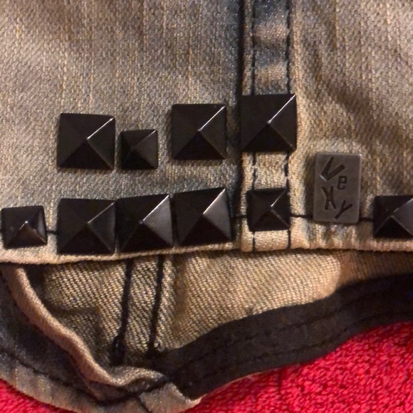 Vexy distressed denim vest - Picture 9 of 11